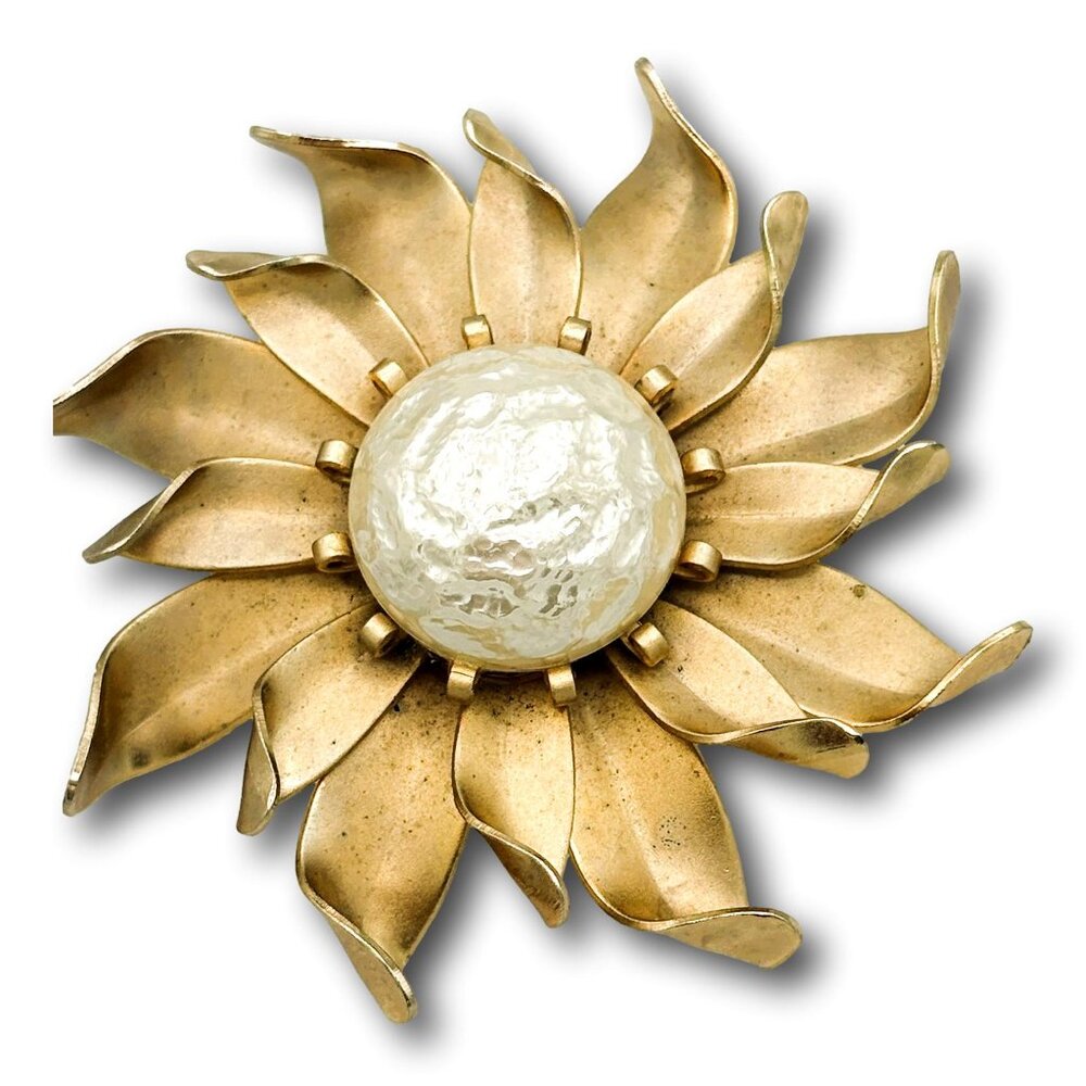 Vintage Gold Tone Sunburst Flower Brooch With Faux Pearl